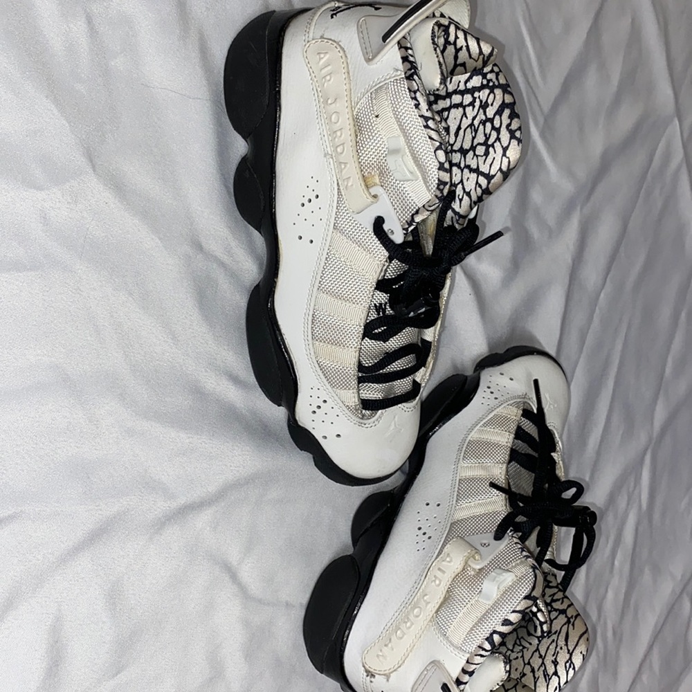 Air Jordan size 5 KIDS or Woman
